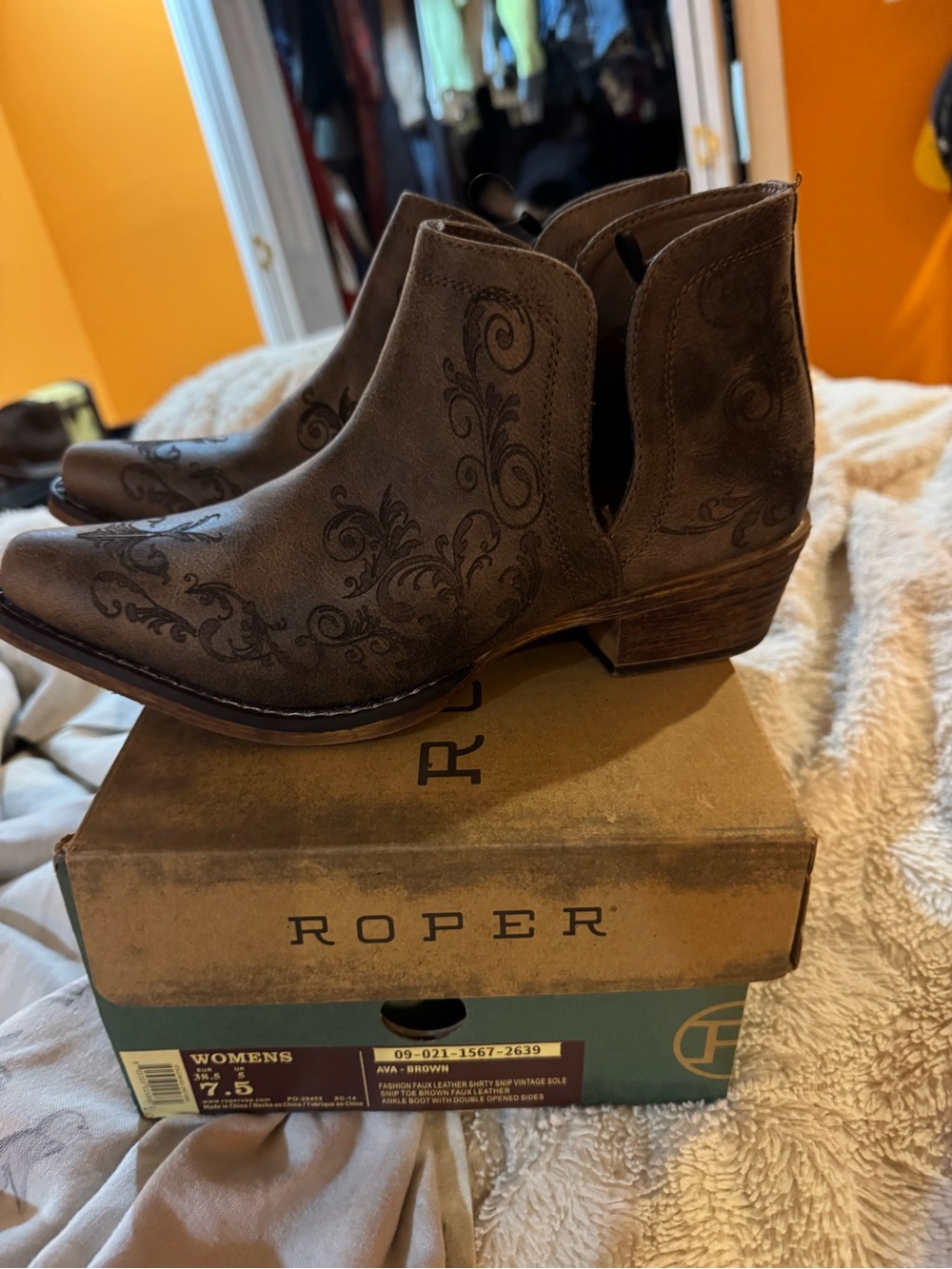 Roper Brown Leather Embroidered Ankle Booties - Picture 2 of 4